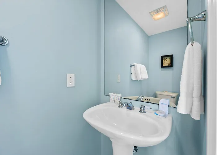 Sanibel 606 *